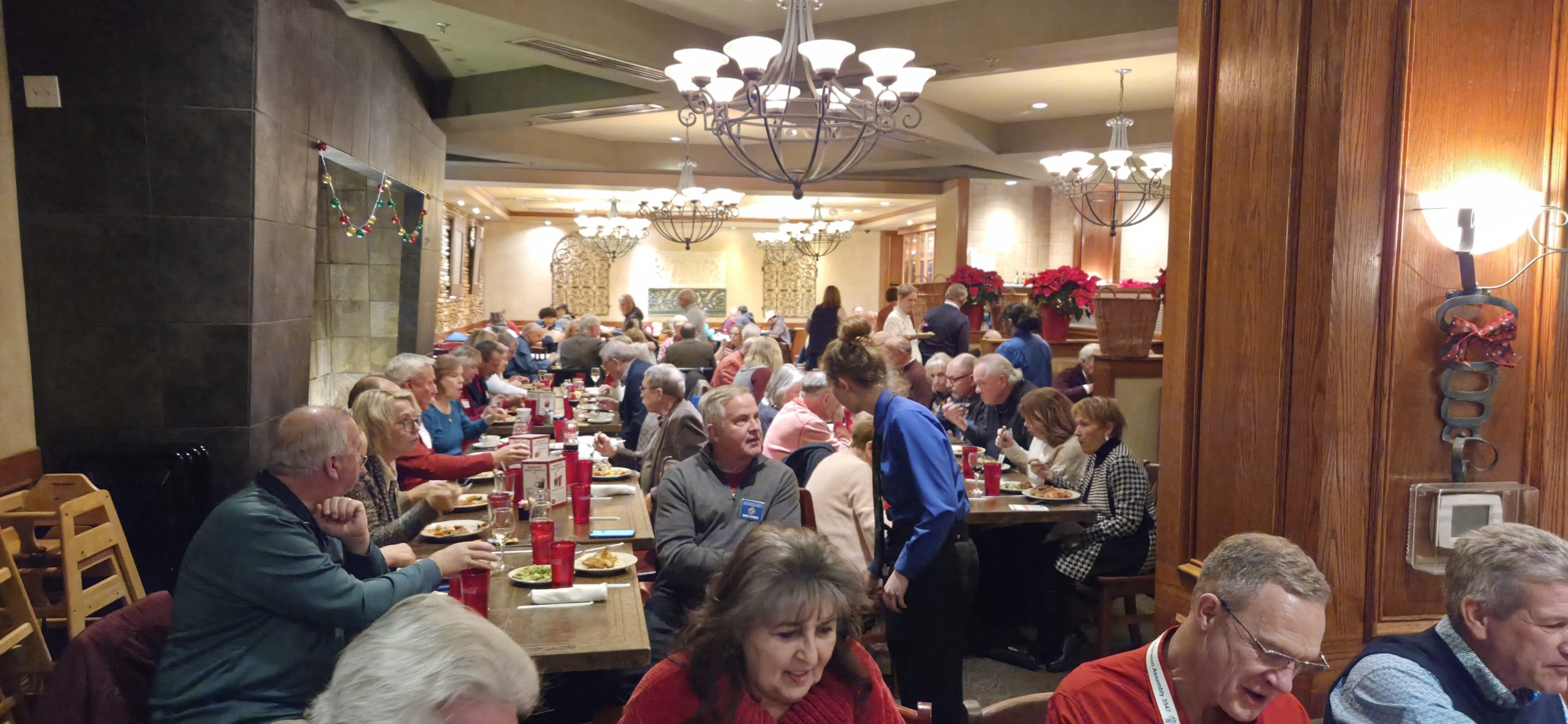 Christmas Social At Cinzetti’s 4